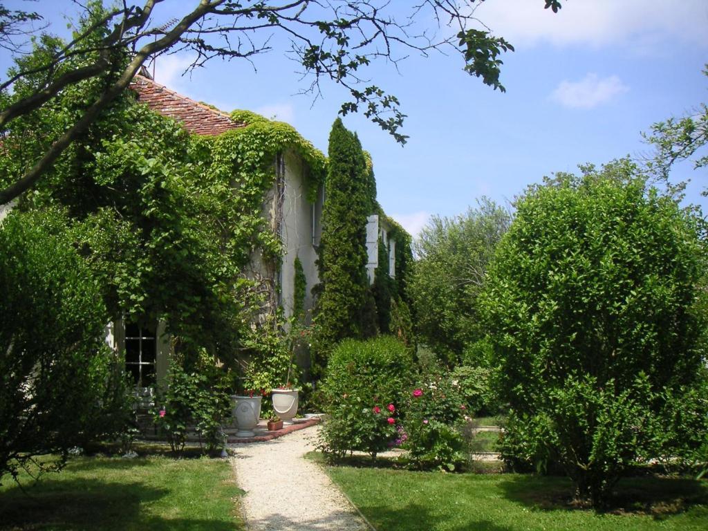 Bed and Breakfast Domaine De Bassibe Segos Екстер'єр фото